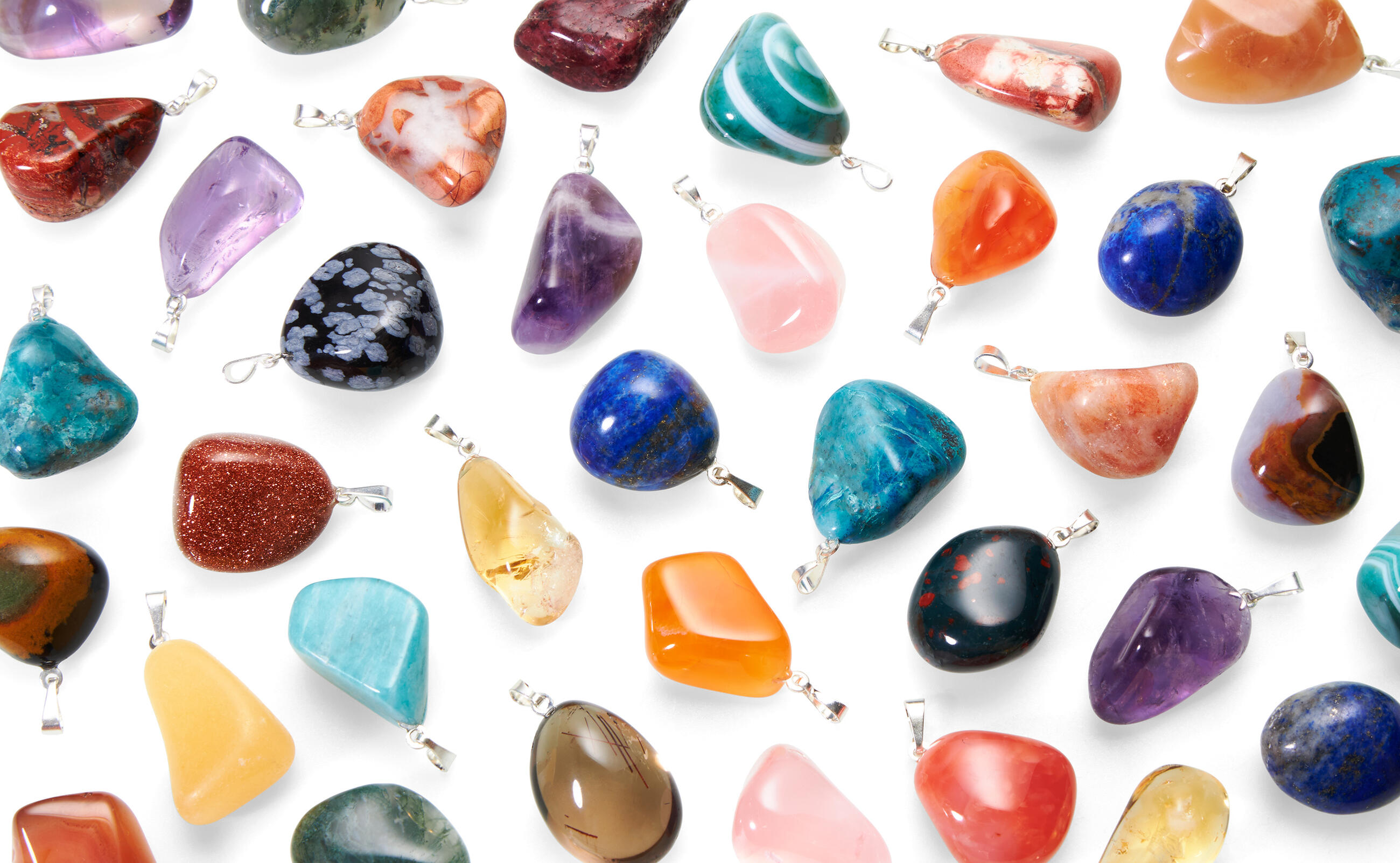 More than 12 000 products available in stock. In-house jewellery production.