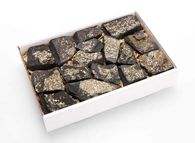 Sada šungit s pyritem